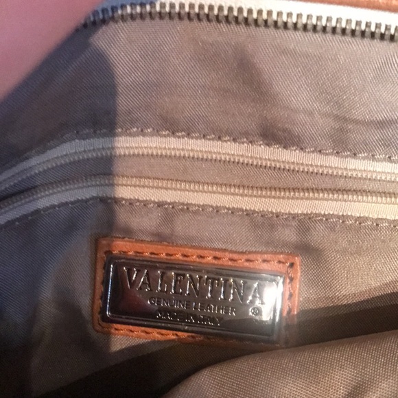 Summer blow out $15!! Italian, Genuine snakeskin or leather ladies purse. - Picture 13 of 16